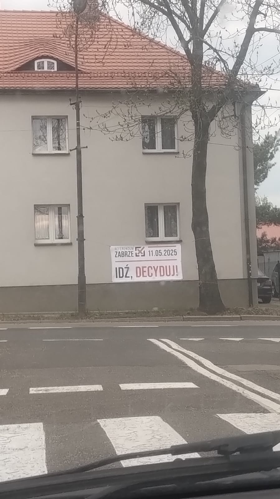 Zniknął baner informujący o referendum w Zabrzu. Skandaliczne praktyki przy ul.&nbsp;Chopina!